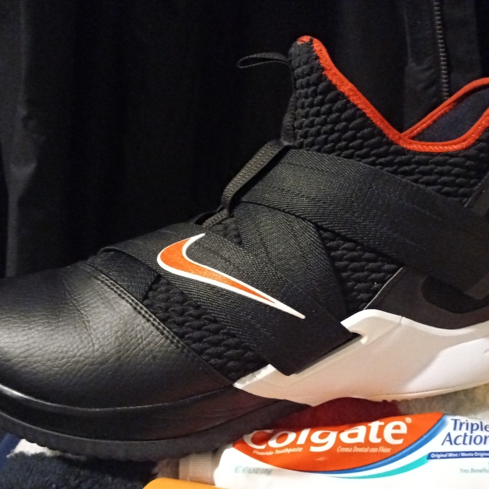 Lebron Soldier 12